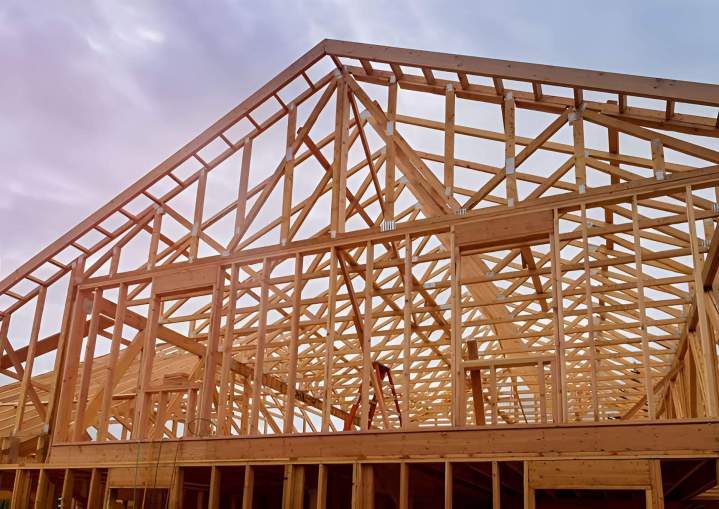 Installation de structures robustes pour une protection durable.